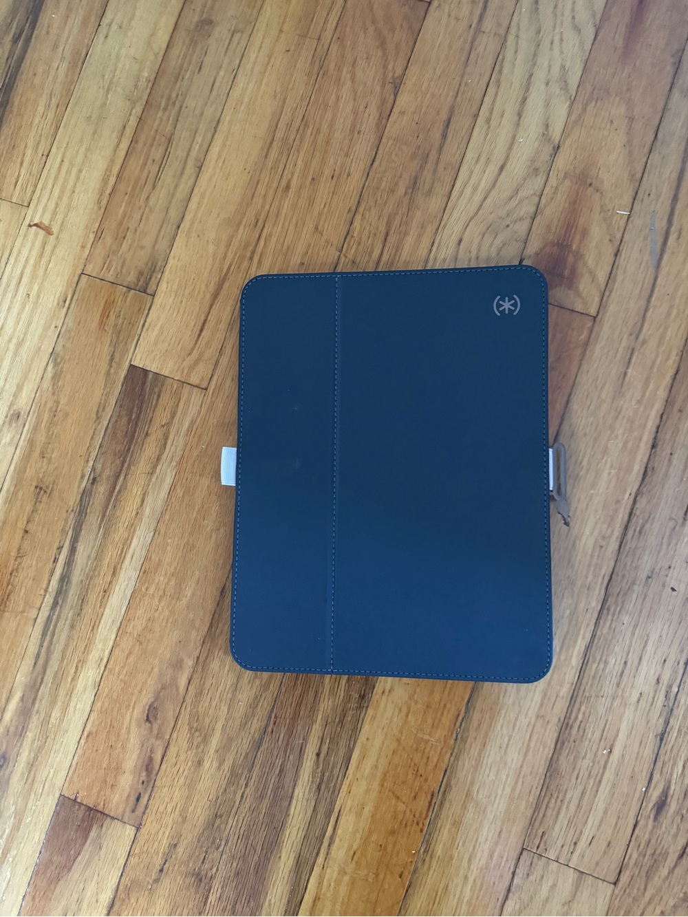 speck Black Tablet Folio Cover with Logo IPad 10